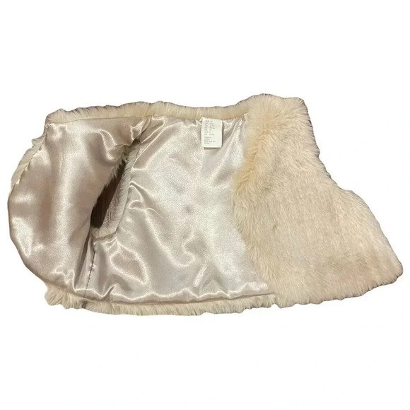 9 Month H&M Faux Fur Vest - Cozy & Soft - Picture 2 of 5